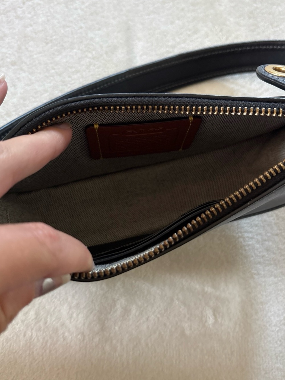 Coach Black Swinger Bag with Gold Hardware - Picture 5 of 6